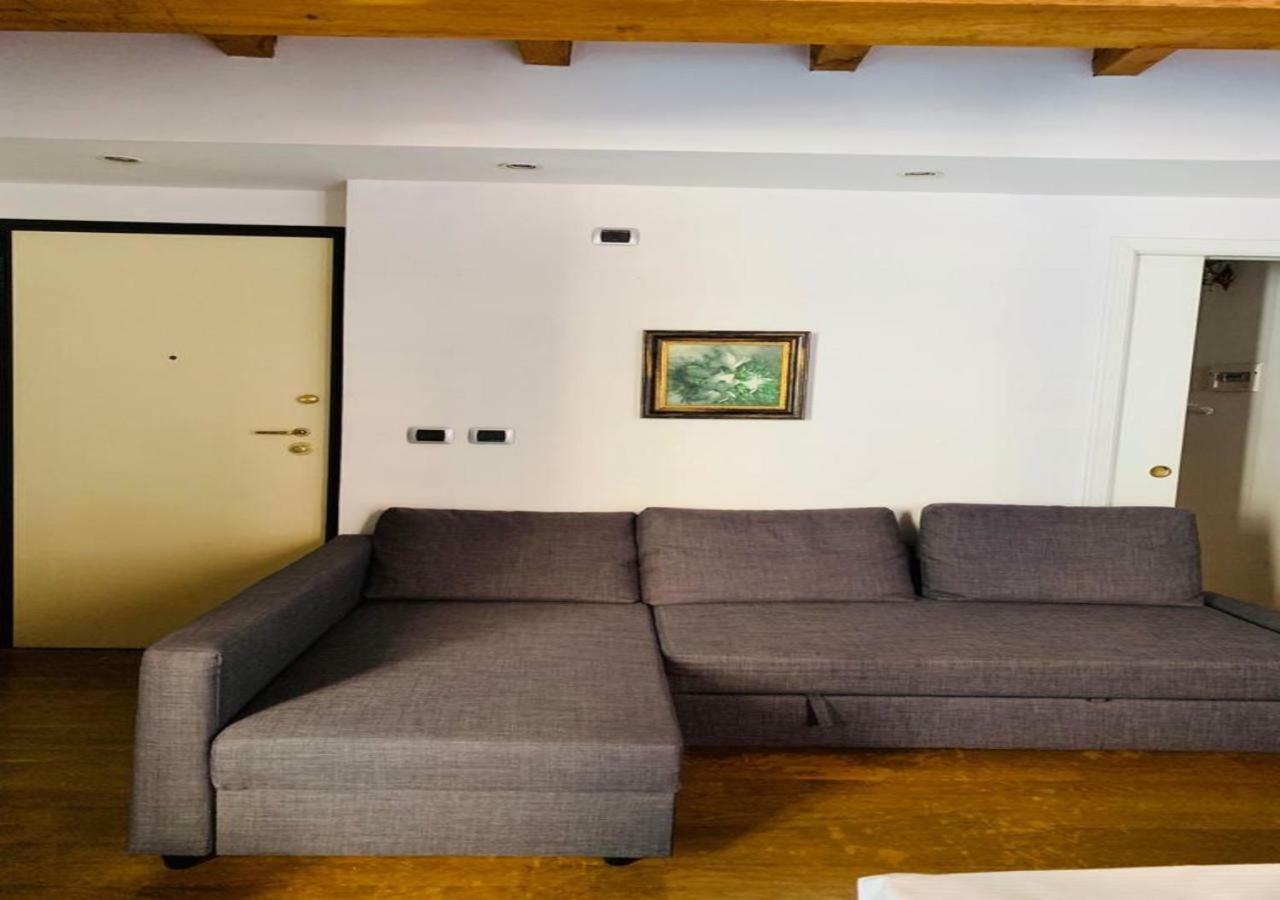 Whouse Suite Gold Towers โบโลญญา ภายนอก รูปภาพ